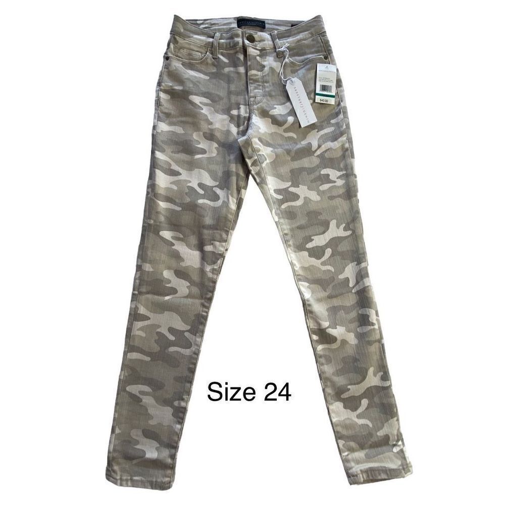 Sanctuary Size 24 Camo Print Skinny Fit Pants